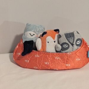 Manhattan Toy Company Camp Acorn Canoe Buddies Rattle/Sensory Toy Plush. GUC.